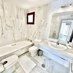 With Private Pool Semesterbostad